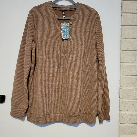 New with tags brown sweatshirt/knit top in a size XL - Picture 1 of 4